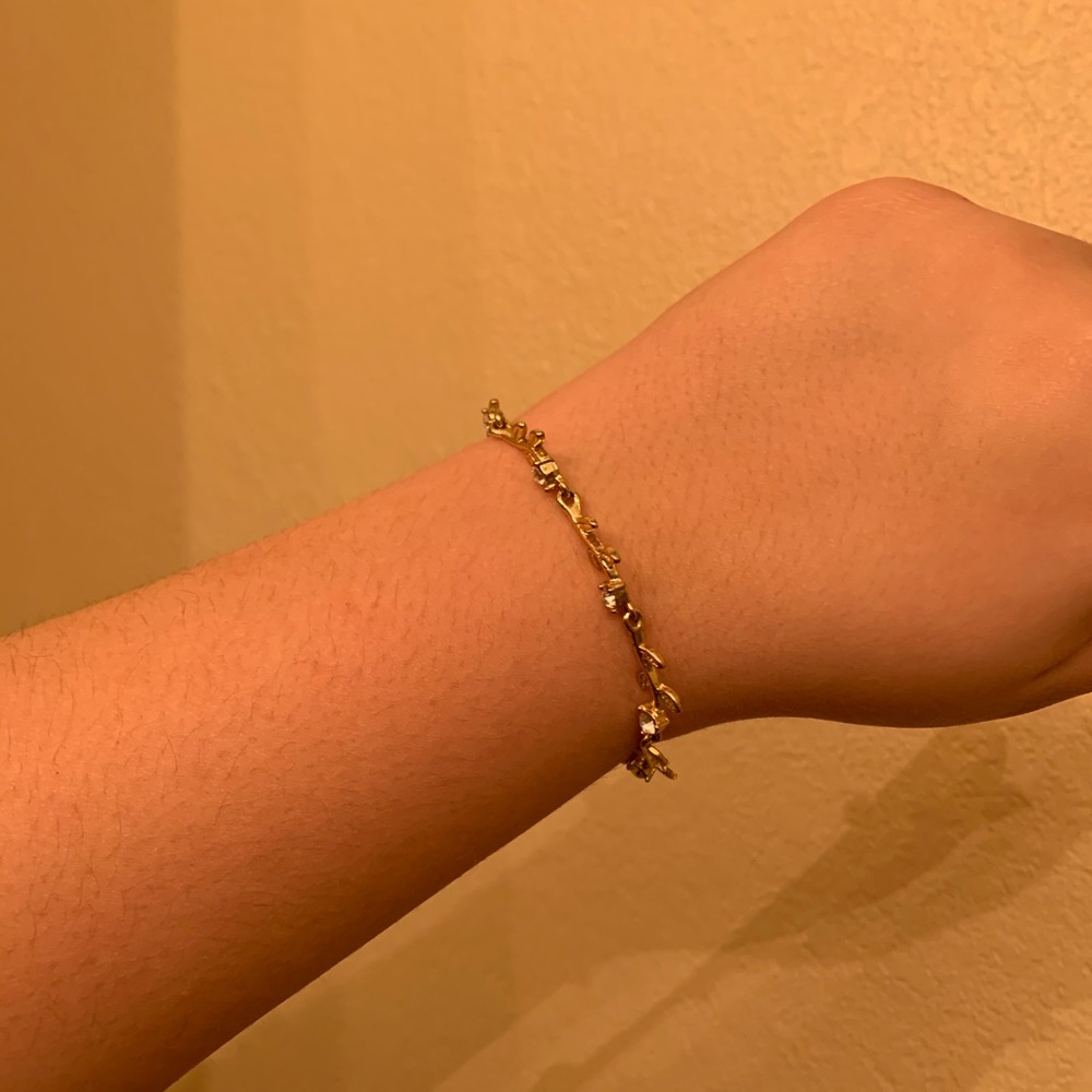 Floral Gold tennis Bracelet - Picture 2 of 3